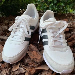 Adidas Tennis shoes! White/Navy! Size 9